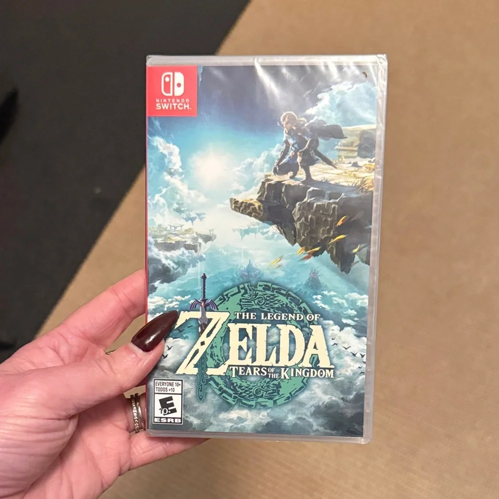 NWT Nintendo Switch The Legend of Zelda: Tears of the Kingdom - Picture 1 of 2